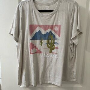 Old Navy Beige Graphic Tee with Mountain Design